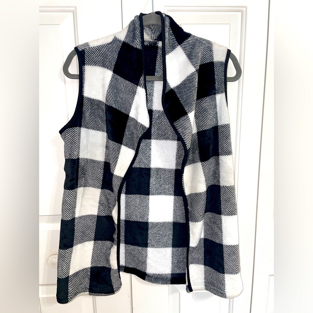 SHEIN Plaid Vest